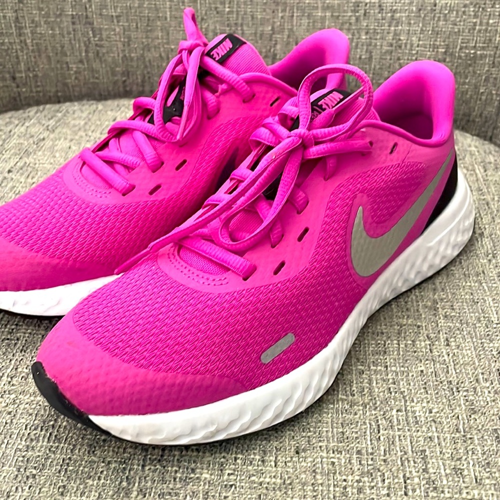 Nike pink, tennis shoes.